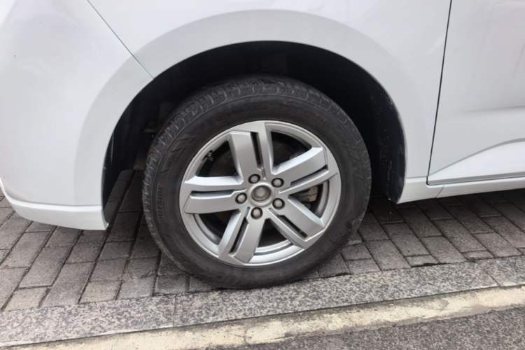 Used Wuling Hongguang PLUS 2020 1.5L Manual Comfort 7-Seater Left Front Wheel Hub