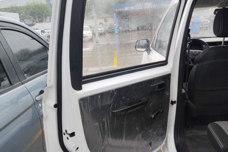 Used Wuling Hongguang PLUS 2020 1.5L Manual Standard Edition 7-Seater Left Rear Door Interior