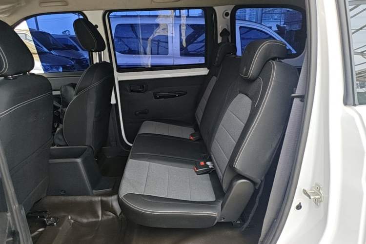 Used Wuling Hongguang PLUS 2020 1.5L Manual Standard Edition 5 Seats Left Rear Seat
