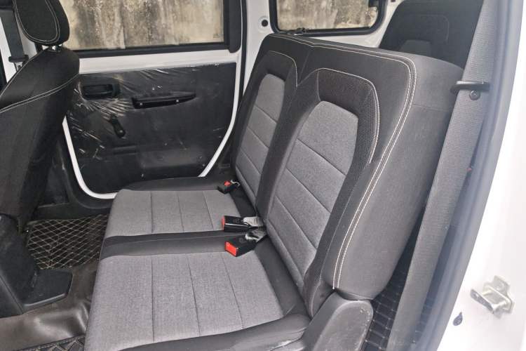 Used Wuling Hongguang PLUS 2020 1.5L Manual Standard Edition 7-Seater Left Rear Seat