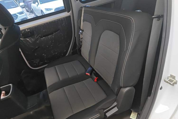 Used Wuling Hongguang PLUS 2020 1.5L Manual Standard Edition 7-Seater Left Rear Seat