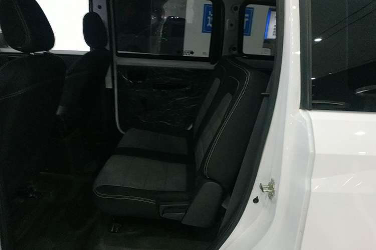 Used Wuling Hongguang PLUS 2020 1.5L Manual Standard Edition 7-Seater Left Rear Seat