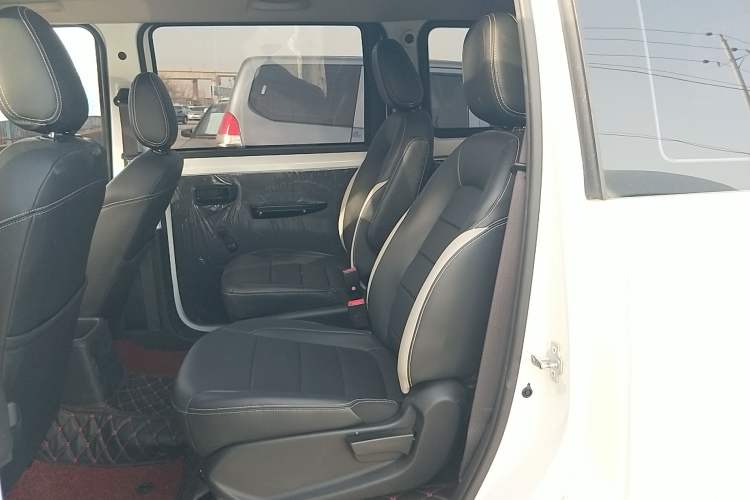 Used Wuling Hongguang PLUS 2020 1.5L Manual Standard Edition 7-Seater Left Rear Seat