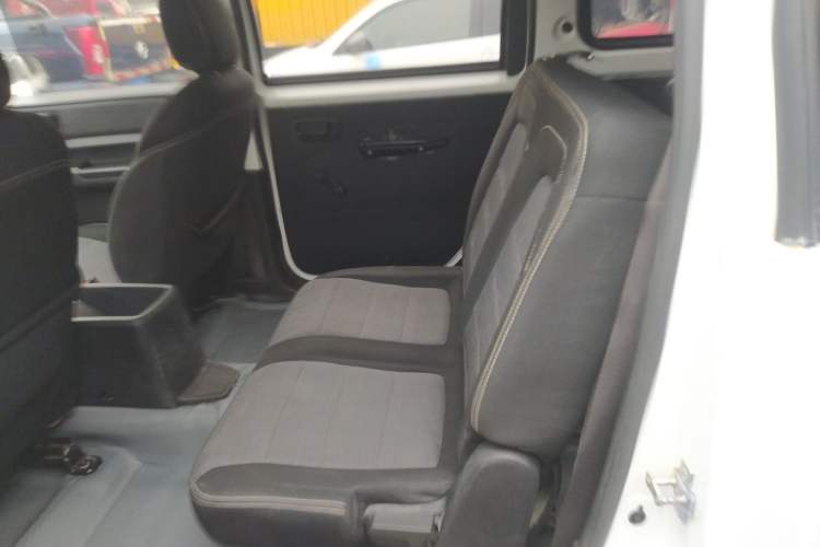 Used Wuling Hongguang PLUS 2020 1.5L Manual Standard Edition 7-Seater Left Rear Seat