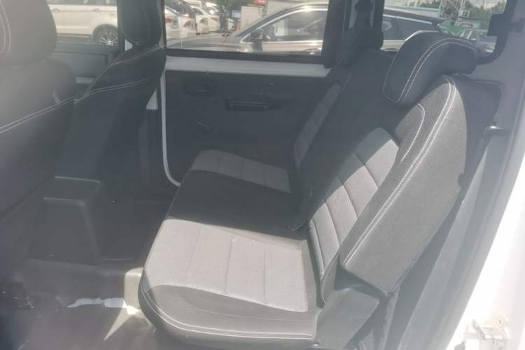 Used Wuling Hongguang PLUS 2020 1.5L Manual Standard Edition 5 Seats Left Rear Seat