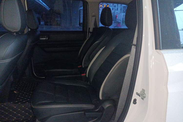 Used Wuling Hongguang PLUS 2020 1.5L Manual Comfort 7-Seater Left Rear Seat