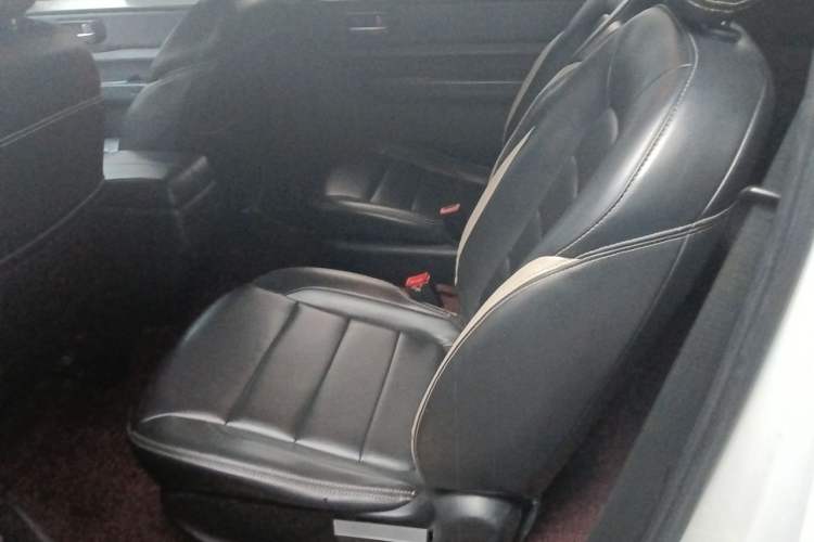Used Wuling Hongguang PLUS 2020 1.5L Manual Comfort 7-Seater Left Rear Seat