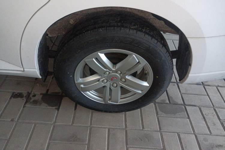 Used Wuling Hongguang PLUS 2020 1.5L Manual Comfort 7-Seater Left Rear Wheel Hub