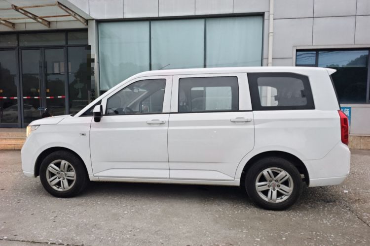 Used Wuling Hongguang PLUS 2020 1.5L Manual Comfort 7-Seater Left Side