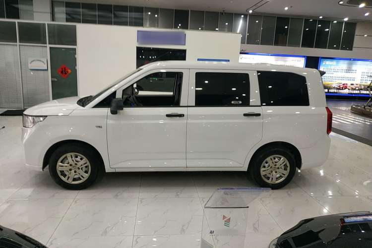 Used Wuling Hongguang PLUS 2020 1.5L Manual Standard Edition 7-Seater Left Side
