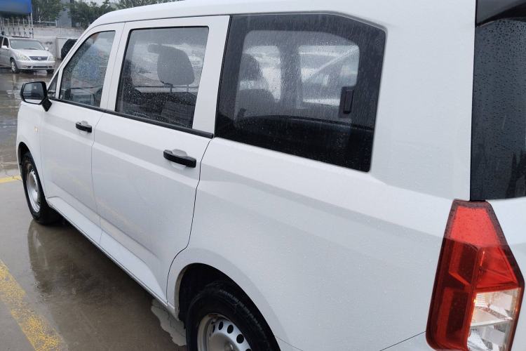 Used Wuling Hongguang PLUS 2020 1.5L Manual Standard Edition 7-Seater Left Side