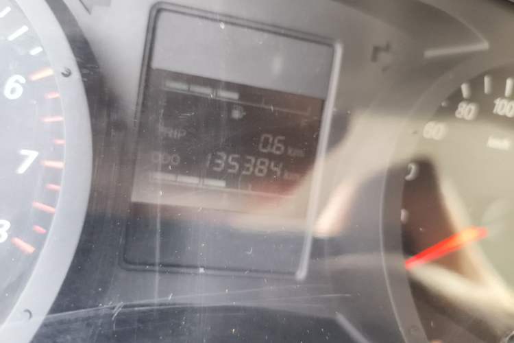 Used Wuling Hongguang PLUS 2020 1.5L Manual Standard Edition 5 Seats Odometer Close Up