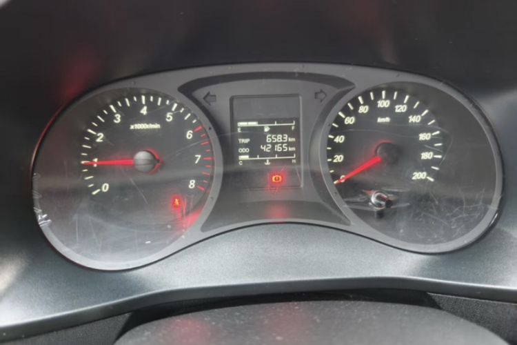 Used Wuling Hongguang PLUS 2020 1.5L Manual Standard Edition 5 Seats Odometer Close Up