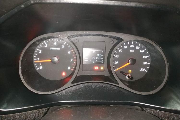 Used Wuling Hongguang PLUS 2020 1.5L Manual Standard Edition 7-Seater Odometer Close Up