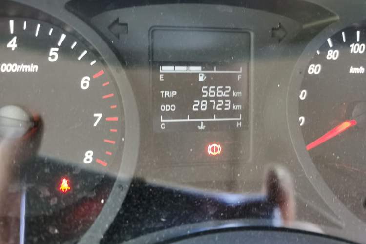 Used Wuling Hongguang PLUS 2020 1.5L Manual Standard Edition 5 Seats Odometer Close Up