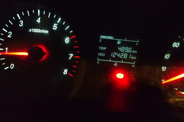 Used Wuling Hongguang PLUS 2020 1.5L Manual Standard Edition 5 Seats Odometer Close Up