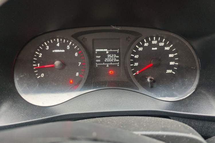 Used Wuling Hongguang PLUS 2020 1.5L Manual Standard Edition 5 Seats Odometer Close Up