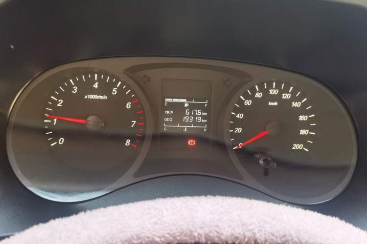 Used Wuling Hongguang PLUS 2020 1.5L Manual Standard Edition 5 Seats Odometer Close Up