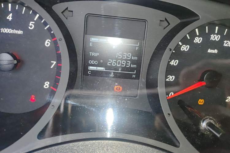 Used Wuling Hongguang PLUS 2020 1.5L Manual Standard Edition 5 Seats Odometer Close Up