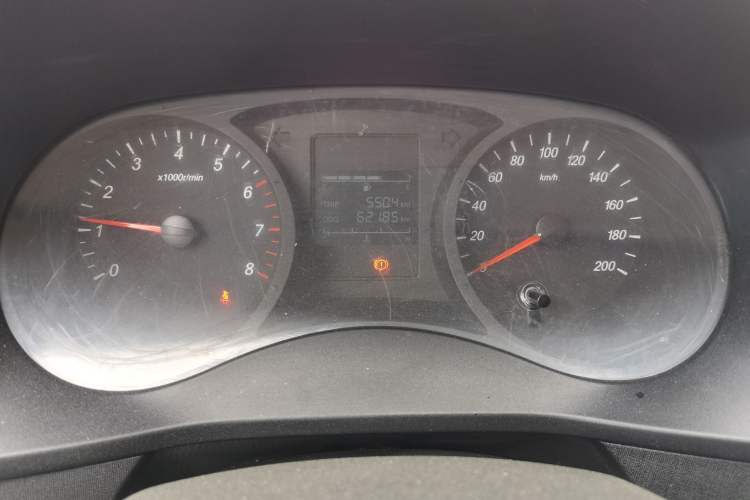 Used Wuling Hongguang PLUS 2020 1.5L Manual Standard Edition 5 Seats Odometer Close Up