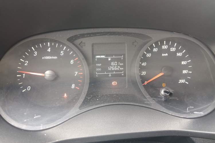 Used Wuling Hongguang PLUS 2020 1.5L Manual Standard Edition 5 Seats Odometer Close Up