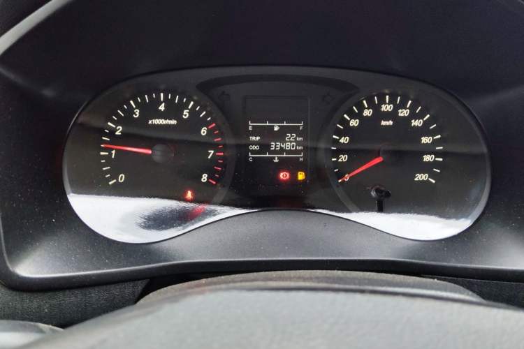 Used Wuling Hongguang PLUS 2020 1.5L Manual Standard Edition 5 Seats Odometer Close Up