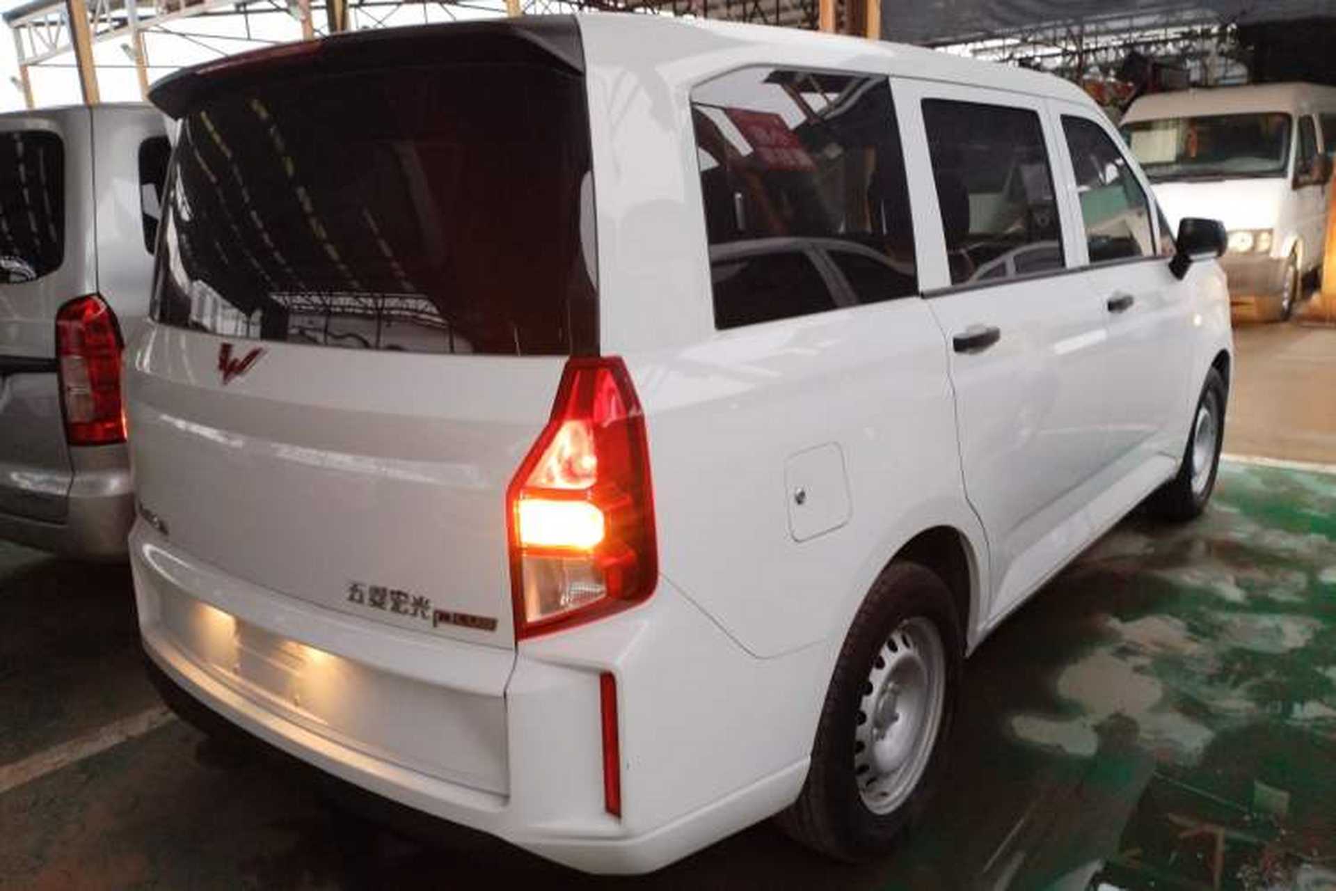 Used Wuling Hongguang PLUS 2020 1.5L Manual Standard Edition 5 Seats Rear Right 45 Deg