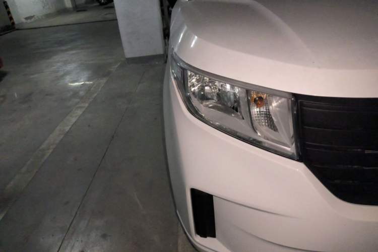 Used Wuling Hongguang PLUS 2020 1.5L Manual Standard Edition 5 Seats Right Front Headlight