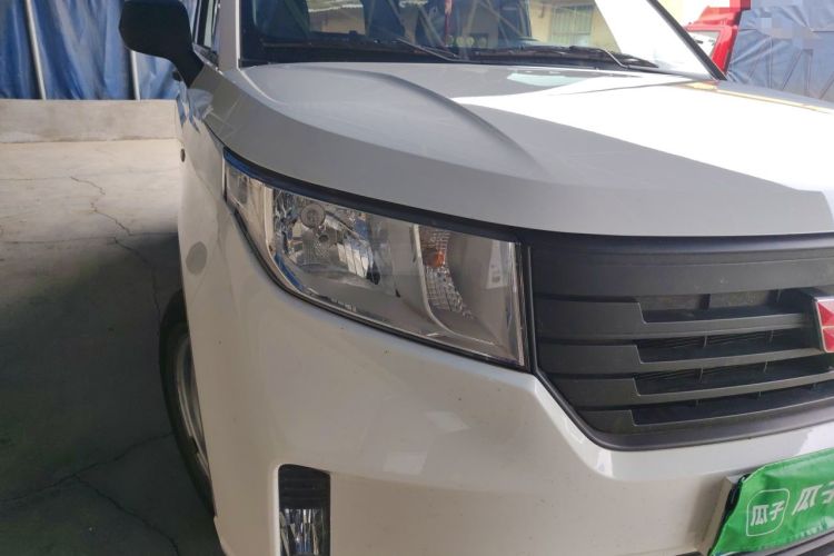 Used Wuling Hongguang PLUS 2020 1.5L Manual Standard Edition 5 Seats Right Front Headlight