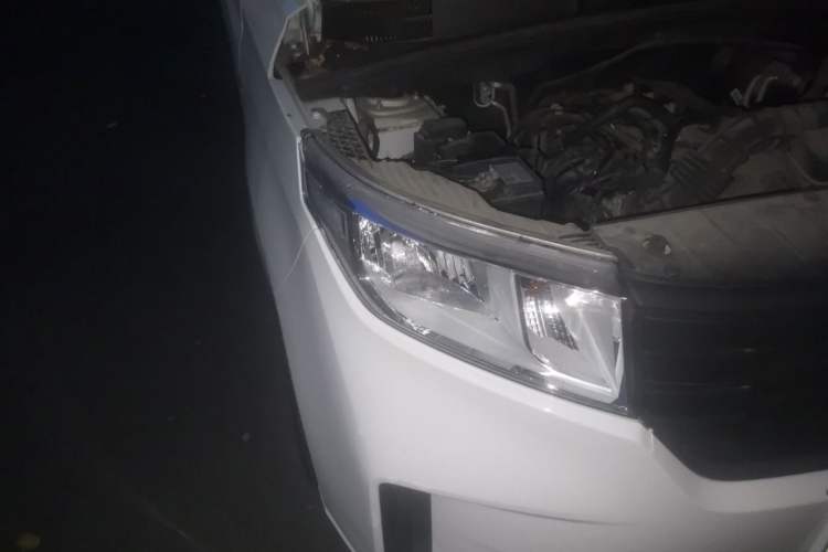 Used Wuling Hongguang PLUS 2020 1.5L Manual Standard Edition 5 Seats Right Front Headlight