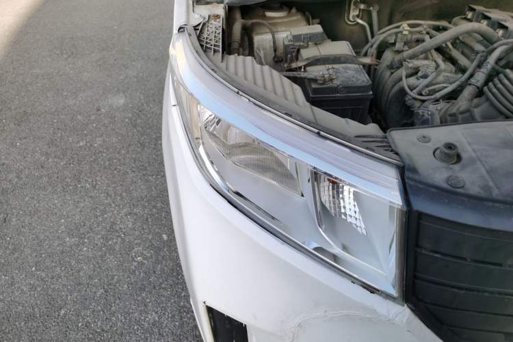 Used Wuling Hongguang PLUS 2020 1.5L Manual Standard Edition 5 Seats Right Front Headlight