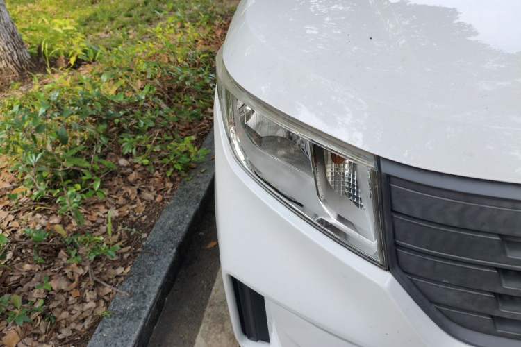 Used Wuling Hongguang PLUS 2020 1.5L Manual Standard Edition 5 Seats Right Front Headlight