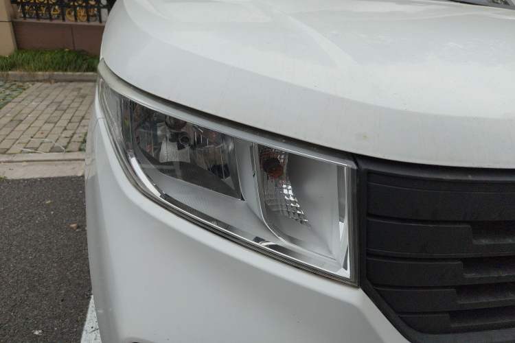 Used Wuling Hongguang PLUS 2020 1.5L Manual Standard Edition 5 Seats Right Front Headlight