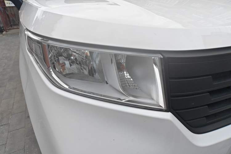 Used Wuling Hongguang PLUS 2020 1.5L Manual Standard Edition 5 Seats Right Front Headlight