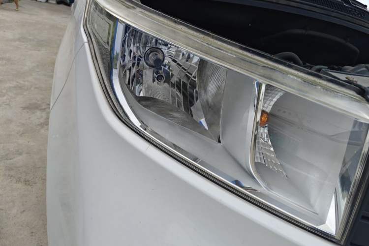 Used Wuling Hongguang PLUS 2020 1.5L Manual Standard Edition 5 Seats Right Front Headlight