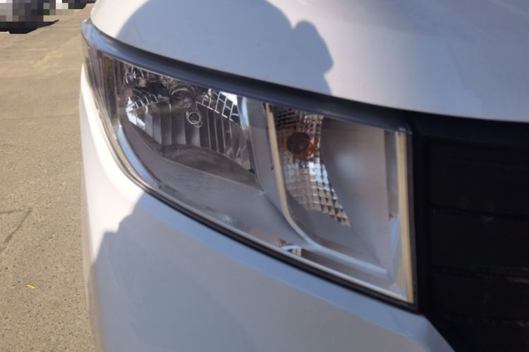 Used Wuling Hongguang PLUS 2020 1.5L Manual Standard Edition 5 Seats Right Front Headlight