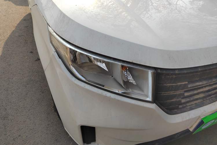 Used Wuling Hongguang PLUS 2020 1.5L Manual Standard Edition 7-Seater Right Front Headlight