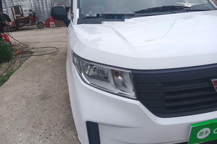 Used Wuling Hongguang PLUS 2020 1.5L Manual Standard Edition 5 Seats Right Front Headlight