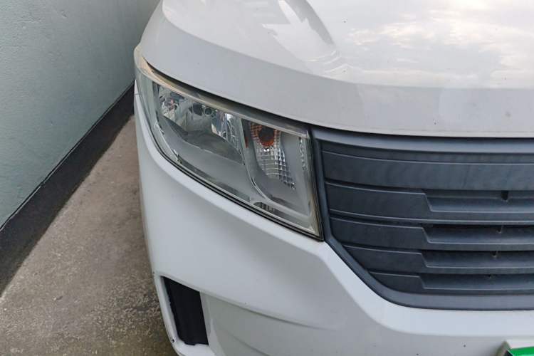 Used Wuling Hongguang PLUS 2020 1.5L Manual Standard Edition 5 Seats Right Front Headlight