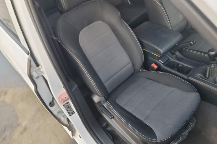 Used Wuling Hongguang PLUS 2020 1.5L Manual Standard Edition 7-Seater Right Front Seat