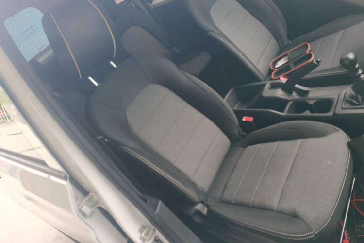 Used Wuling Hongguang PLUS 2020 1.5L Manual Standard Edition 5 Seats Right Front Seat