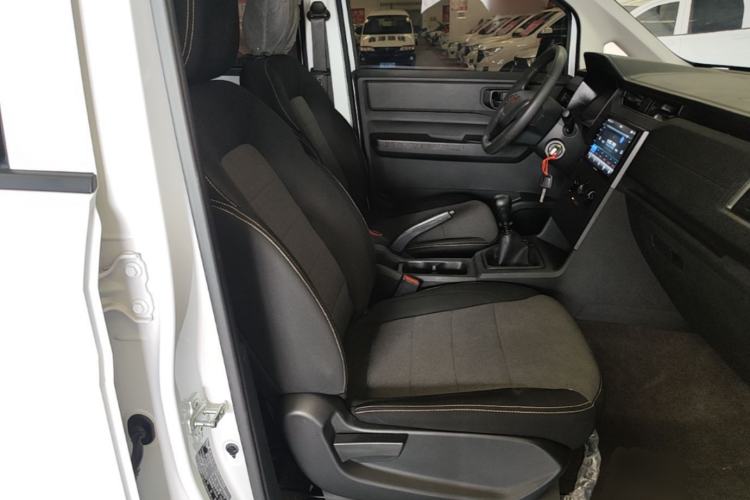 Used Wuling Hongguang PLUS 2020 1.5L Manual Standard Edition 5 Seats Right Front Seat