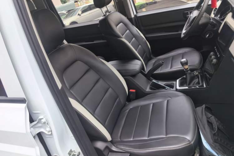 Used Wuling Hongguang PLUS 2020 1.5L Manual Comfort 7-Seater Right Front Seat