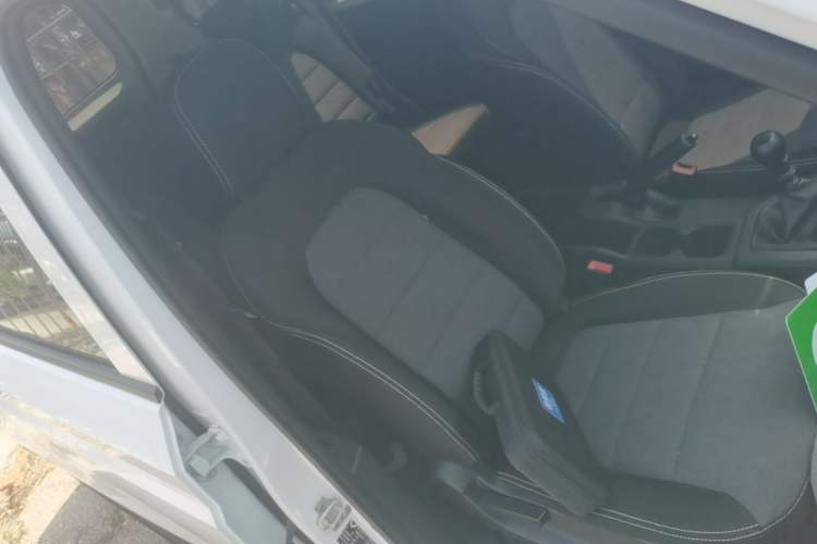 Used Wuling Hongguang PLUS 2020 1.5L Manual Standard Edition 5 Seats Right Front Seat