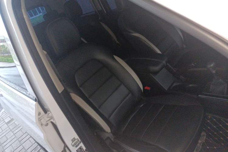 Used Wuling Hongguang PLUS 2020 1.5L Manual Comfort 7-Seater Right Front Seat