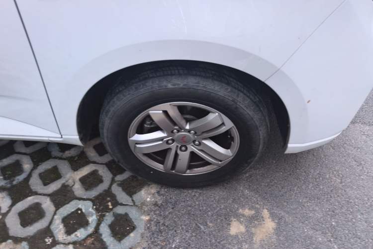 Used Wuling Hongguang PLUS 2020 1.5L Manual Comfort 7-Seater Right Front Wheel Hub