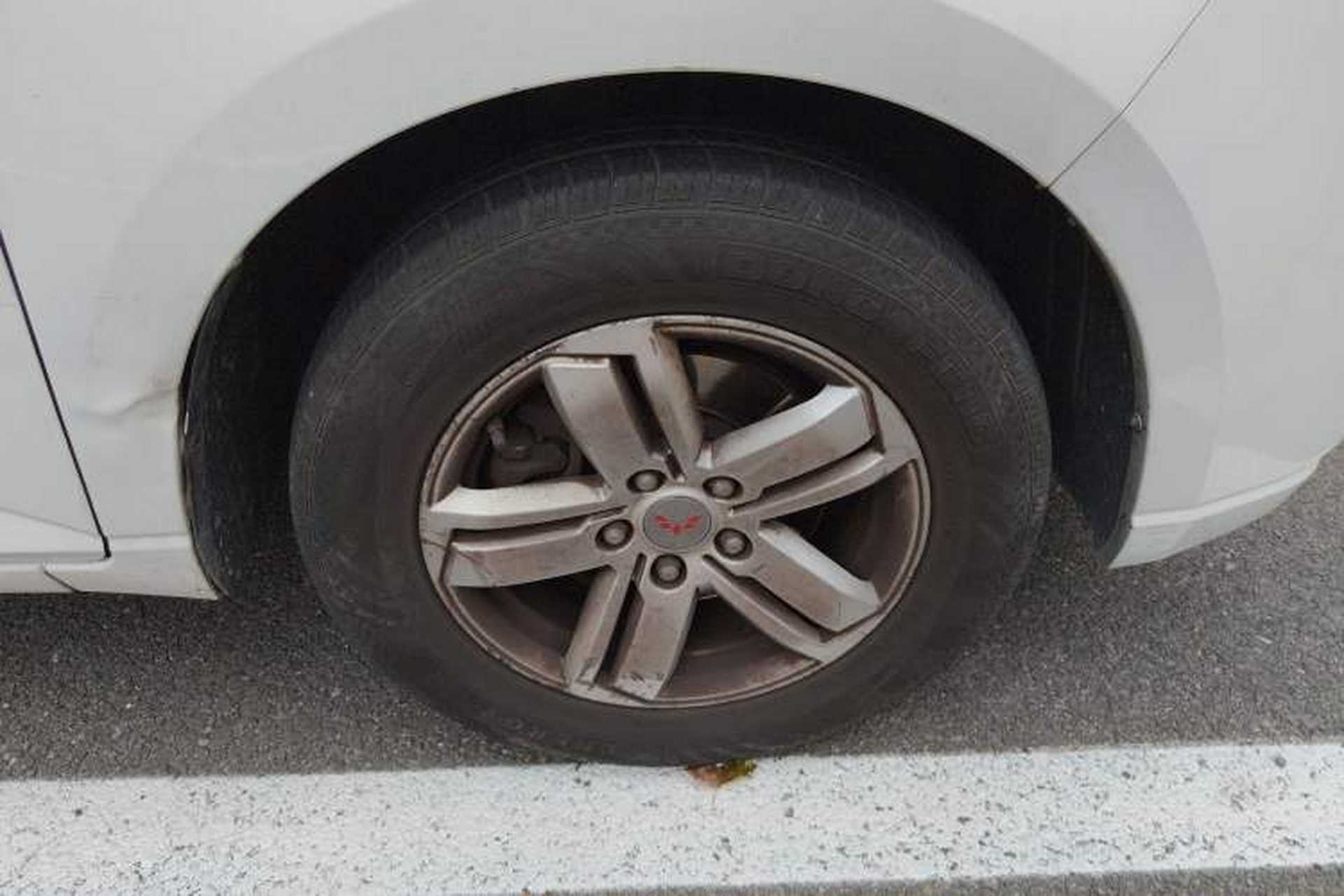 Used Wuling Hongguang PLUS 2020 1.5L Manual Standard Edition 5 Seats Right Front Wheel Hub