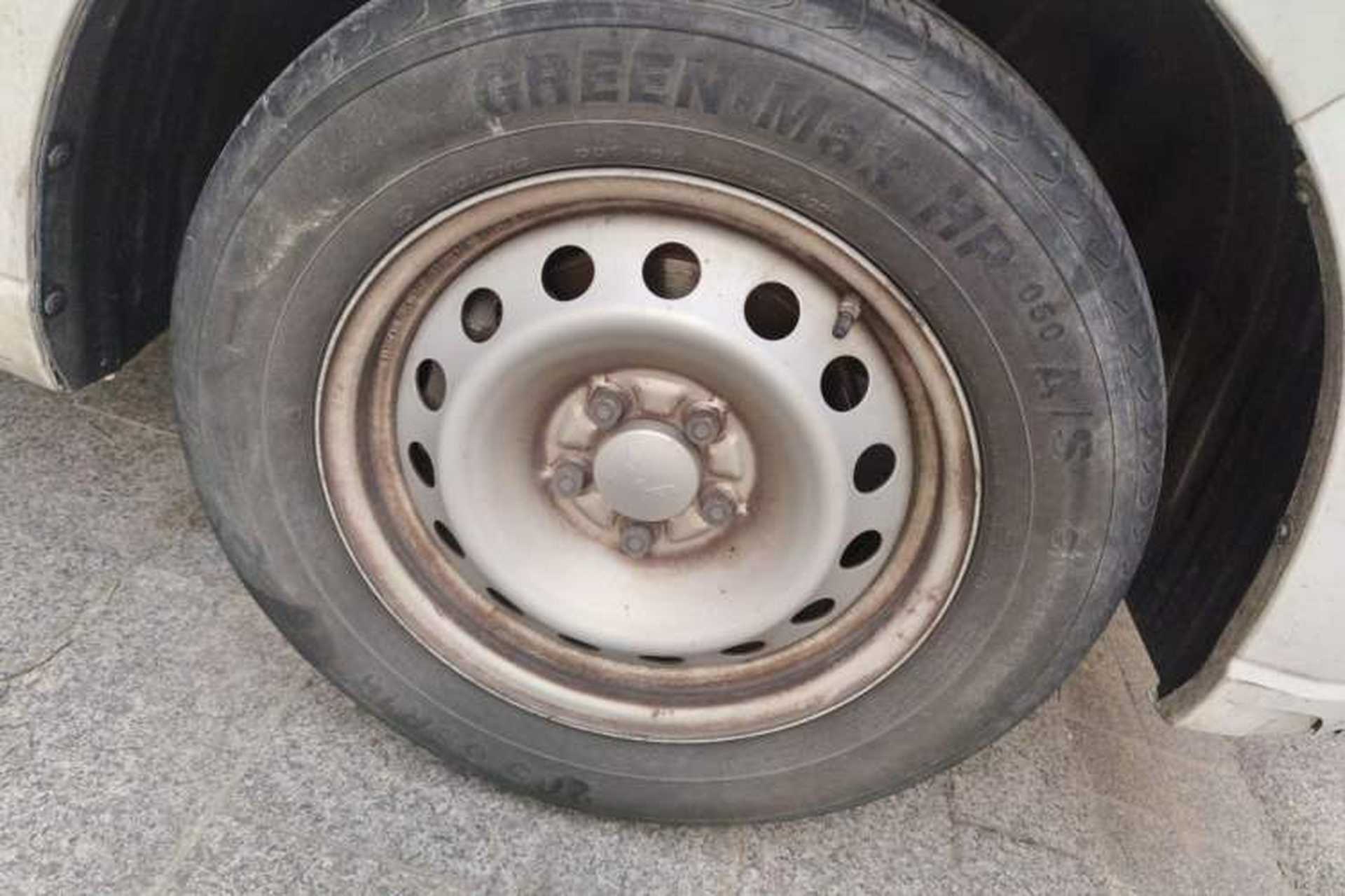 Used Wuling Hongguang PLUS 2020 1.5L Manual Standard Edition 5 Seats Right Front Wheel Hub