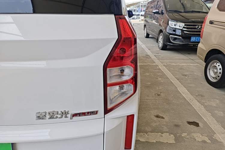 Used Wuling Hongguang PLUS 2020 1.5L Manual Standard Edition 5 Seats Right Rear Taillight