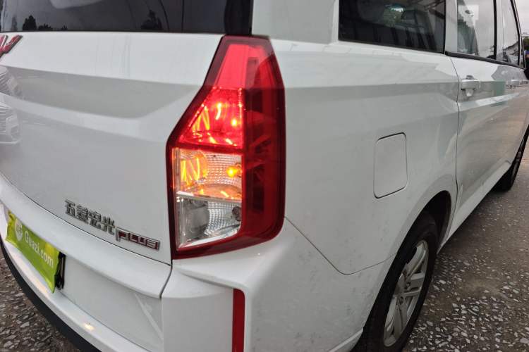 Used Wuling Hongguang PLUS 2020 1.5L Manual Comfort 7-Seater Right Rear Taillight